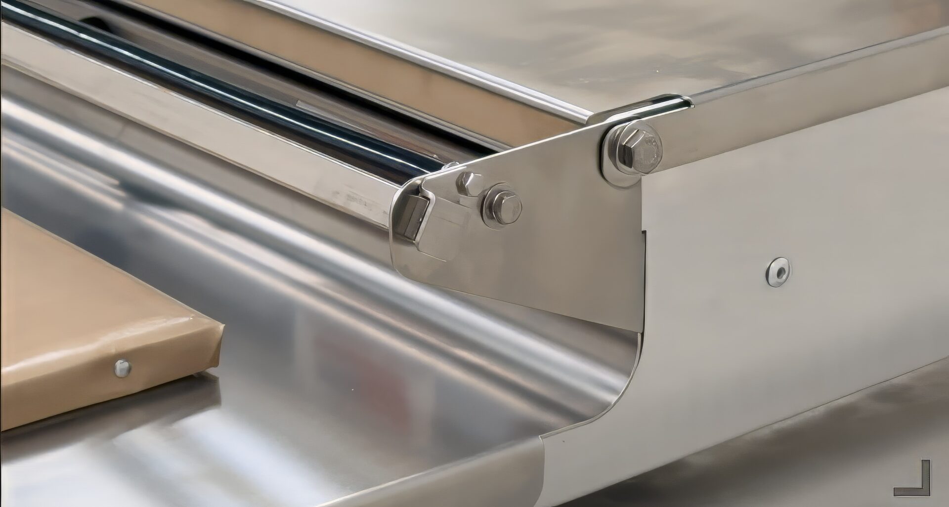 Cut-Off Rod Swivel Lock in the unlocked position as seen on the Energy Smart 750ES Wrapper