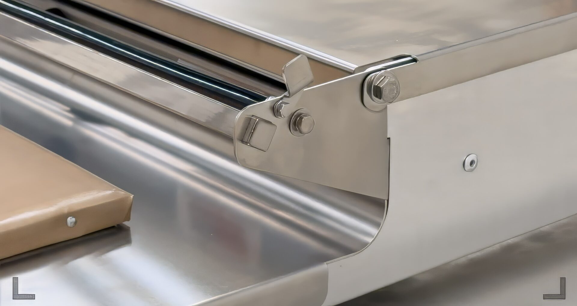 Cut-Off Rod Swivel Lock in the unlocked position as seen on the Energy Smart 750ES Wrapper